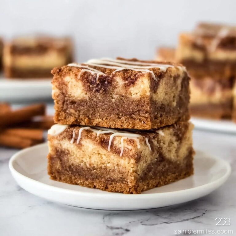 Cinnamon Roll Blondies Recipe